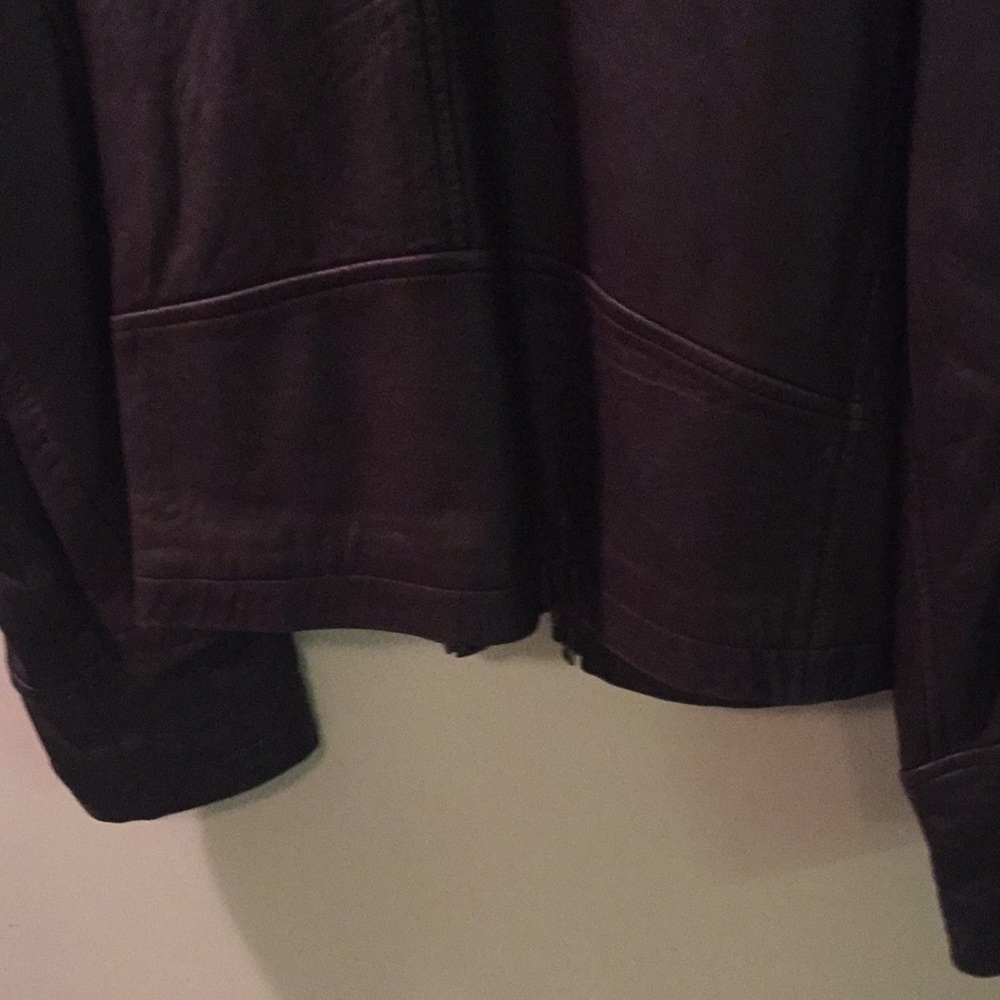 Leather jacket - Picture 4 of 4